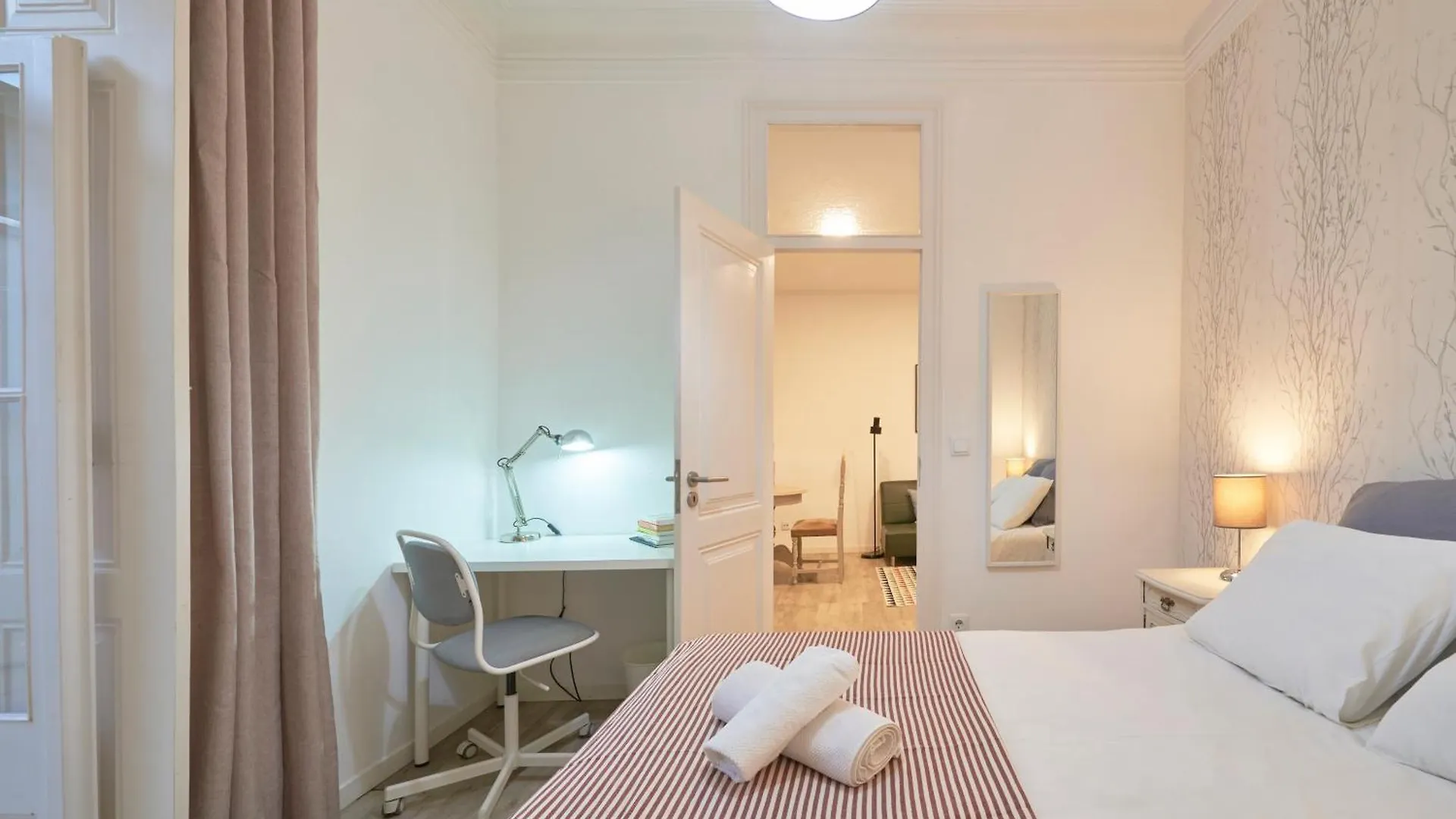 Spacious 3 Bedroom Downtown Lisboa Apartman