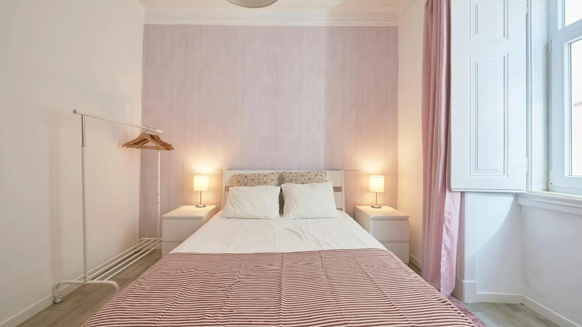 Spacious 3 Bedroom Downtown Lisboa 0*,  Portugália
